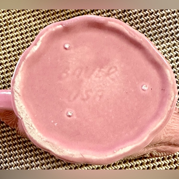 Vintage Pink Bauer USA Pottery Swirl Design Pitcher Flower Vase Signed - Picture 9 of 13